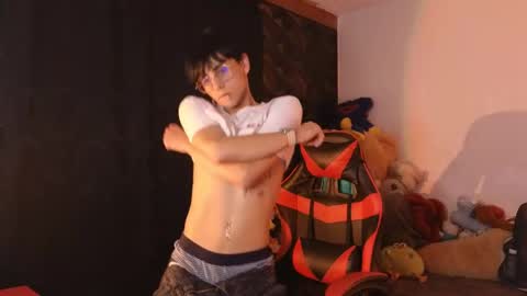 Matt independent model  online show from 11, 5, 2026