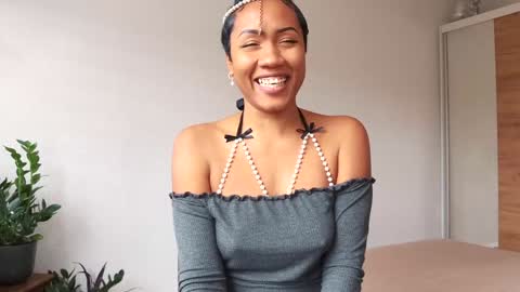 Snapshot of therainqueen chatting on 4, 2, 2025 YAYA online show from 4, 2, 2025