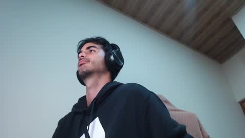 Santiago Enrique online show from 15, 4, 2026