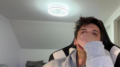 Snapshot of therealdylansdick chatting on 14, 11, 2025 therealdylansdick online show from 14, 11, 2025