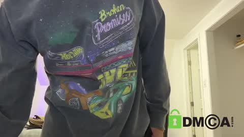 Snapshot of therealdylansdick chatting on 18, 11, 2025 therealdylansdick online show from 18, 11, 2025