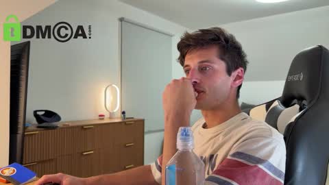 Snapshot of therealdylansdick chatting on 21, 11, 2025 therealdylansdick online show from 21, 11, 2025