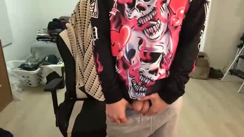 Snapshot of therealdylansdick chatting on 28, 11, 2025 therealdylansdick online show from 28, 11, 2025