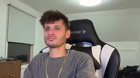 Snapshot of therealdylansdick chatting on 30, 11, 2025 therealdylansdick online show from 30, 11, 2025