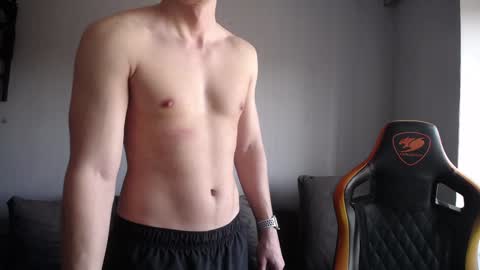 Snapshot of theroadtomars chatting on 8, 2, 2025 Nick online show from 8, 2, 2025