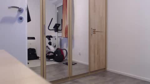 theskylake1 online show from 16, 12, 2025