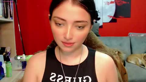 Snapshot of thesweethari chatting on 5, 3, 2025 I dont do real meetings My bio online show from 5, 3, 2025