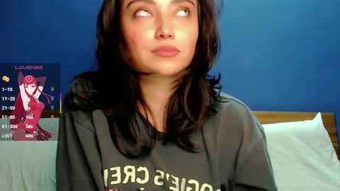 Snapshot of thesweethari chatting on 15, 12, 2025 I dont do real meetings My bio online show from 15, 12, 2025