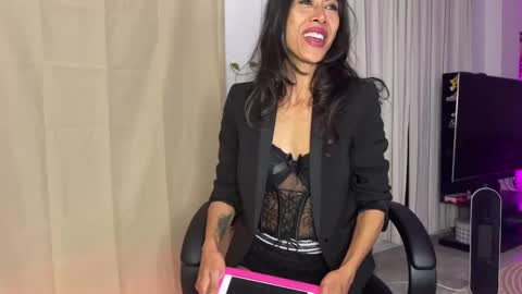 Snapshot of thewildmiu chatting on 31, 1, 2025 The Wild Miu online show from 31, 1, 2025