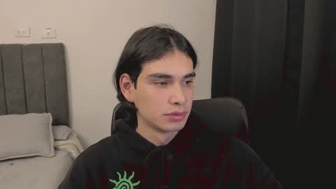 Snapshot of thiaan__ chatting on 14, 12, 2024 thiaan__ online show from 14, 12, 2024