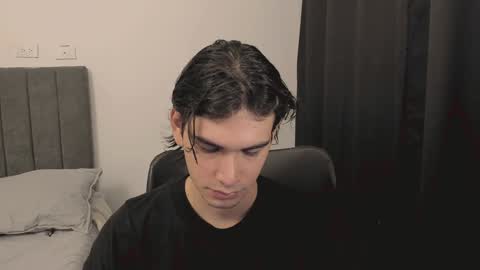 Snapshot of thiaan__ chatting on 17, 12, 2024 thiaan__ online show from 17, 12, 2024