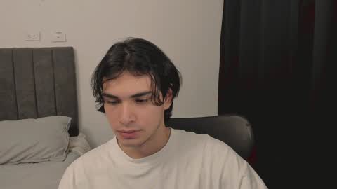 Snapshot of thiaan__ chatting on 17, 12, 2024 thiaan__ online show from 17, 12, 2024