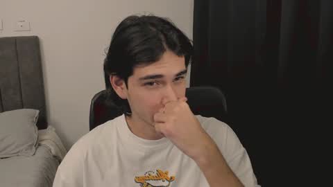 Snapshot of thiaan__ chatting on 18, 12, 2024 thiaan__ online show from 18, 12, 2024