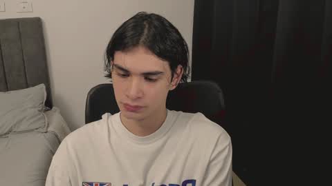 Snapshot of thiaan__ chatting on 21, 12, 2024 thiaan__ online show from 21, 12, 2024