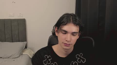 Snapshot of thiaan__ chatting on 25, 12, 2024 thiaan__ online show from 25, 12, 2024