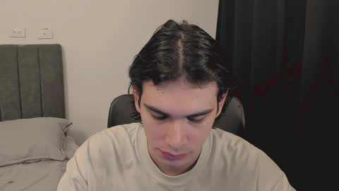 Snapshot of thiaan__ chatting on 1, 1, 2025 thiaan__ online show from 1, 1, 2025