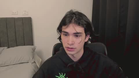 Snapshot of thiaan__ chatting on 10, 1, 2025 thiaan__ online show from 10, 1, 2025