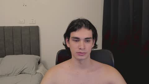 Snapshot of thiaan__ chatting on 10, 1, 2025 thiaan__ online show from 10, 1, 2025