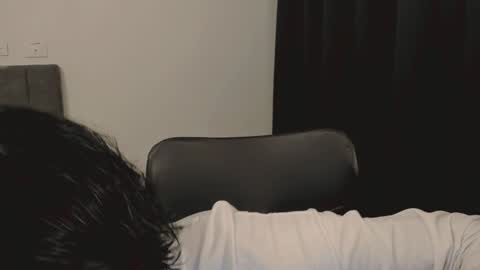 Snapshot of thiaan__ chatting on 11, 1, 2025 thiaan__ online show from 11, 1, 2025