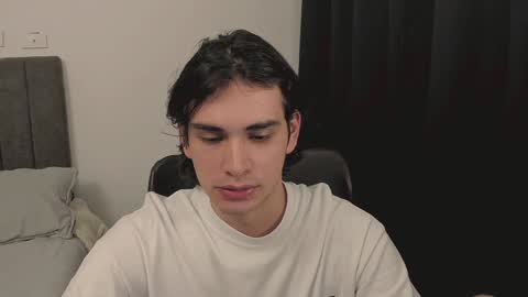 Snapshot of thiaan__ chatting on 11, 1, 2025 thiaan__ online show from 11, 1, 2025