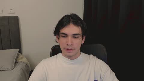 Snapshot of thiaan__ chatting on 12, 1, 2025 thiaan__ online show from 12, 1, 2025