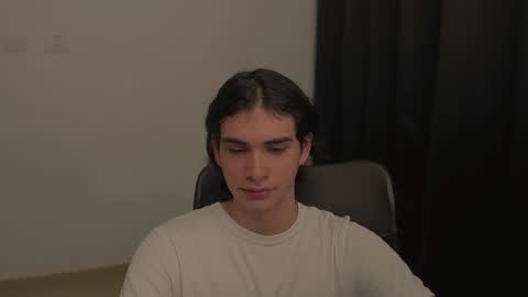 Snapshot of thiaan__ chatting on 22, 1, 2025 thiaan__ online show from 22, 1, 2025