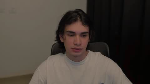 Snapshot of thiaan__ chatting on 28, 1, 2025 thiaan__ online show from 28, 1, 2025