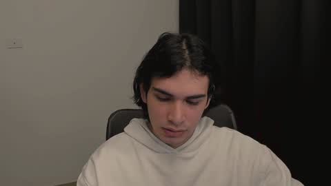 Snapshot of thiaan__ chatting on 4, 2, 2025 thiaan__ online show from 4, 2, 2025