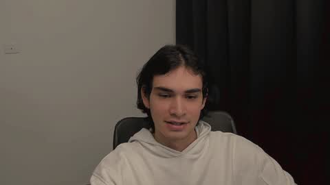 Snapshot of thiaan__ chatting on 4, 2, 2025 thiaan__ online show from 4, 2, 2025