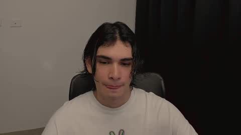 Snapshot of thiaan__ chatting on 14, 2, 2025 thiaan__ online show from 14, 2, 2025