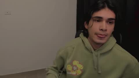 Snapshot of thiaan__ chatting on 15, 2, 2025 thiaan__ online show from 15, 2, 2025