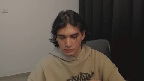 Snapshot of thiaan__ chatting on 20, 2, 2025 thiaan__ online show from 20, 2, 2025