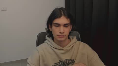 Snapshot of thiaan__ chatting on 21, 2, 2025 thiaan__ online show from 21, 2, 2025