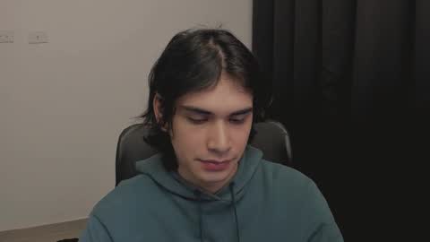 Snapshot of thiaan__ chatting on 1, 3, 2025 thiaan__ online show from 1, 3, 2025