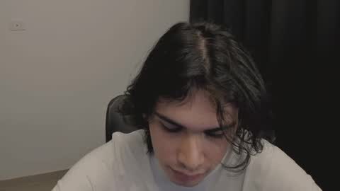 Snapshot of thiaan__ chatting on 6, 3, 2025 thiaan__ online show from 6, 3, 2025