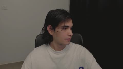 Snapshot of thiaan__ chatting on 9, 3, 2025 thiaan__ online show from 9, 3, 2025