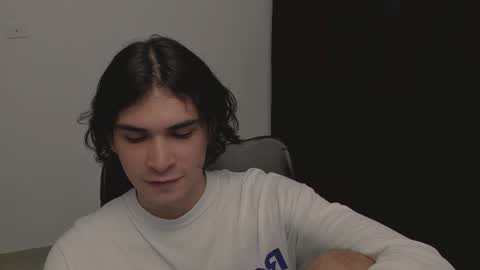 Snapshot of thiaan__ chatting on 9, 3, 2025 thiaan__ online show from 9, 3, 2025