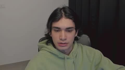 Snapshot of thiaan__ chatting on 12, 3, 2025 thiaan__ online show from 12, 3, 2025