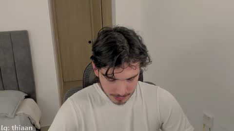 Snapshot of thiaan__ chatting on 10, 9, 2025 thiaan__ online show from 10, 9, 2025