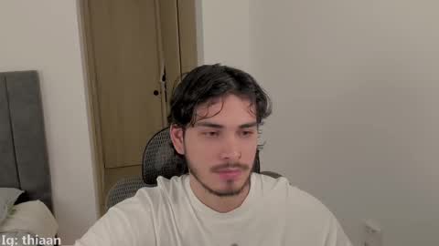 Snapshot of thiaan__ chatting on 11, 9, 2025 thiaan__ online show from 11, 9, 2025