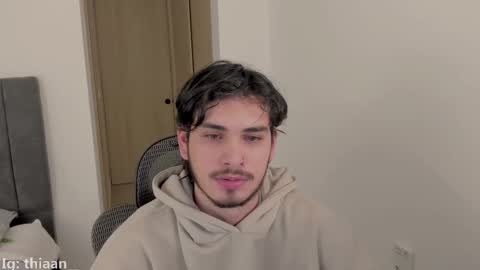 Snapshot of thiaan__ chatting on 12, 9, 2025 thiaan__ online show from 12, 9, 2025