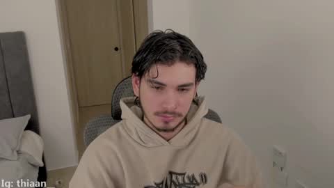 Snapshot of thiaan__ chatting on 13, 9, 2025 thiaan__ online show from 13, 9, 2025