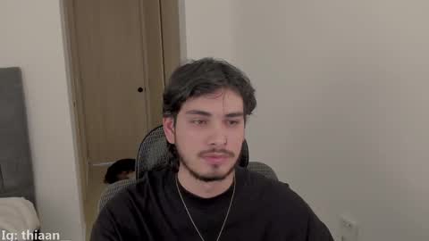 Snapshot of thiaan__ chatting on 13, 9, 2025 thiaan__ online show from 13, 9, 2025