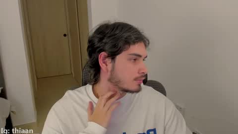 Snapshot of thiaan__ chatting on 22, 9, 2025 thiaan__ online show from 22, 9, 2025