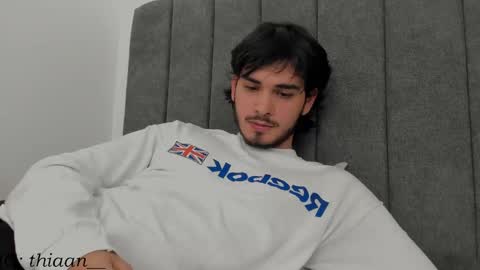 Snapshot of thiaan__ chatting on 24, 9, 2025 thiaan__ online show from 24, 9, 2025