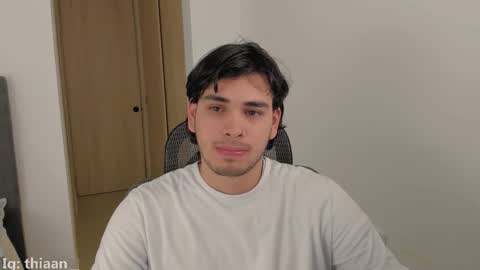 Snapshot of thiaan__ chatting on 5, 12, 2025 thiaan__ online show from 5, 12, 2025