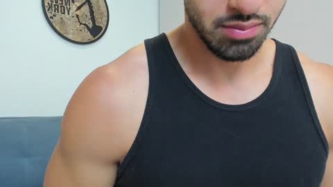 Snapshot of thiago_driussi chatting on 4, 1, 2025 thiago_driussi online show from 4, 1, 2025