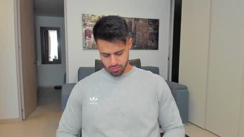 Snapshot of thiago_driussi chatting on 21, 1, 2025 thiago_driussi online show from 21, 1, 2025
