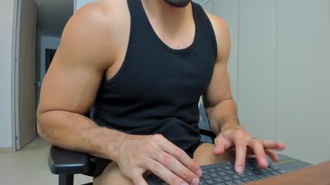 Snapshot of thiago_driussi chatting on 1, 2, 2025 thiago_driussi online show from 1, 2, 2025