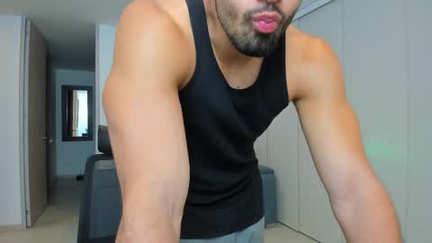 Snapshot of thiago_driussi chatting on 5, 3, 2025 thiago_driussi online show from 5, 3, 2025